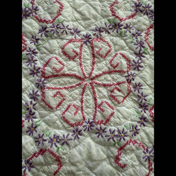 VTG Quilt Hand Quilted & Embroidered Flowers 94x75” Pink Purple Cottage Chic - Picture 5 of 13